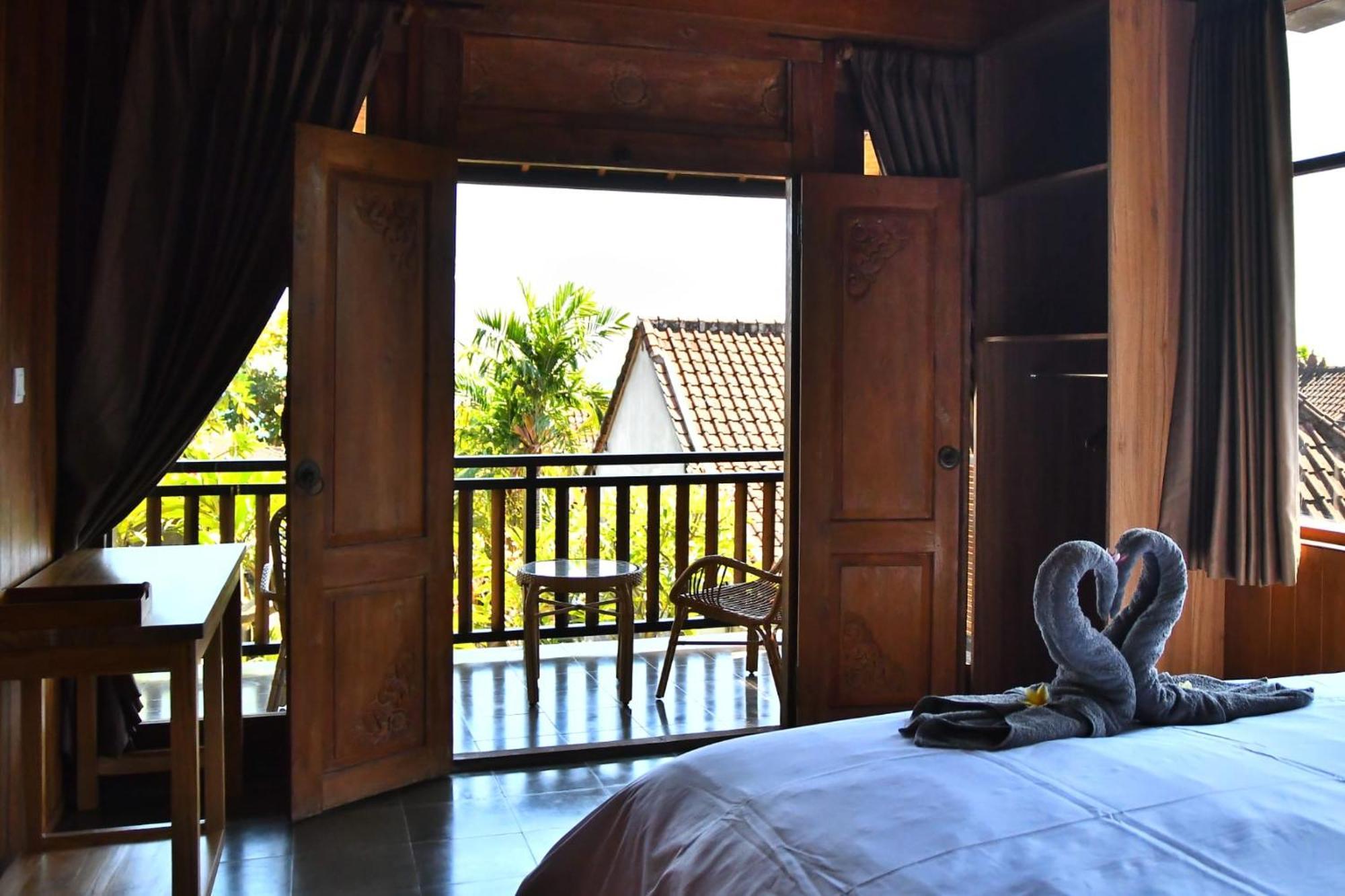 Putra'Lebah Amed Guest House Zewnętrze zdjęcie