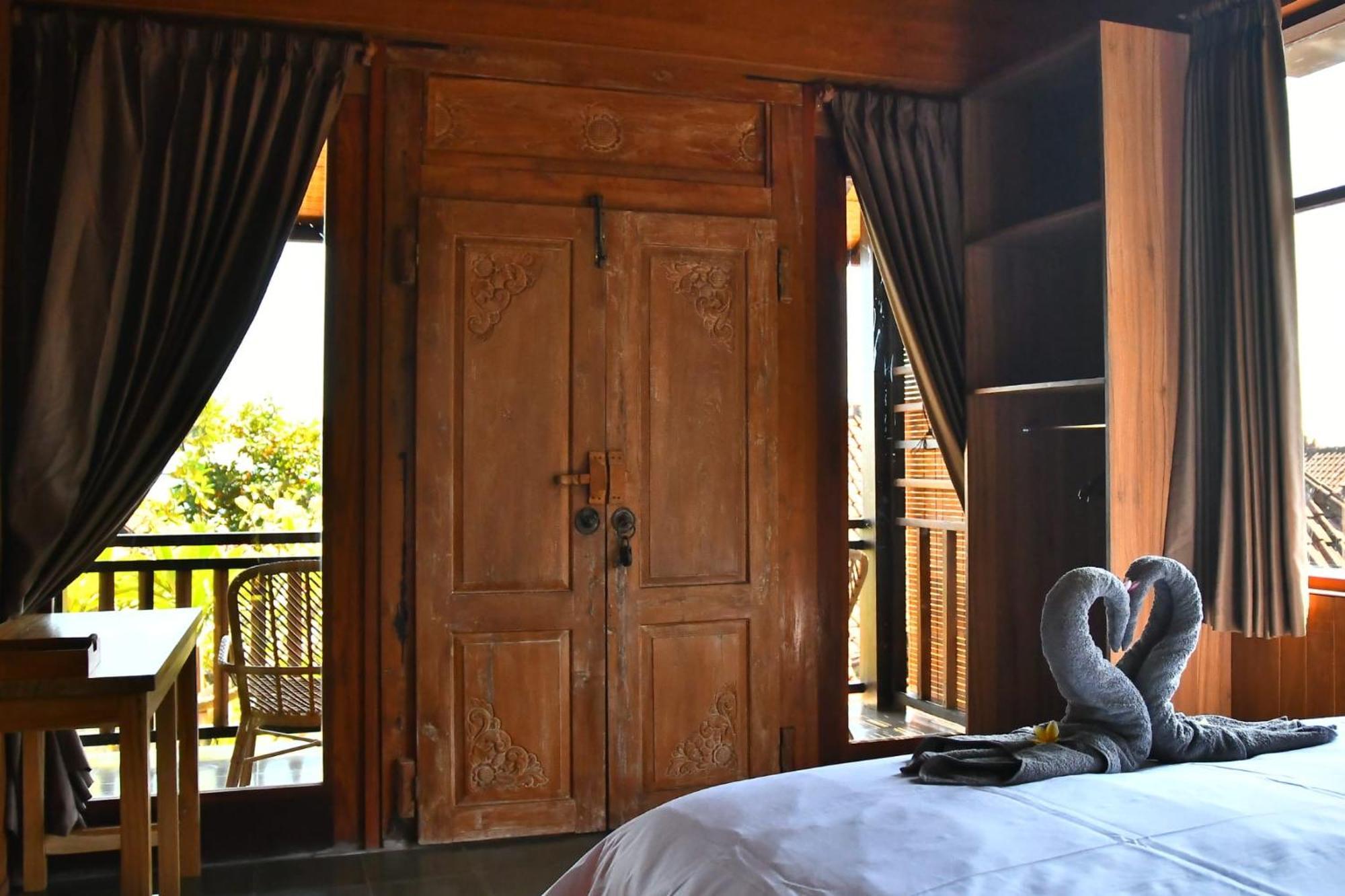Putra'Lebah Amed Guest House Zewnętrze zdjęcie