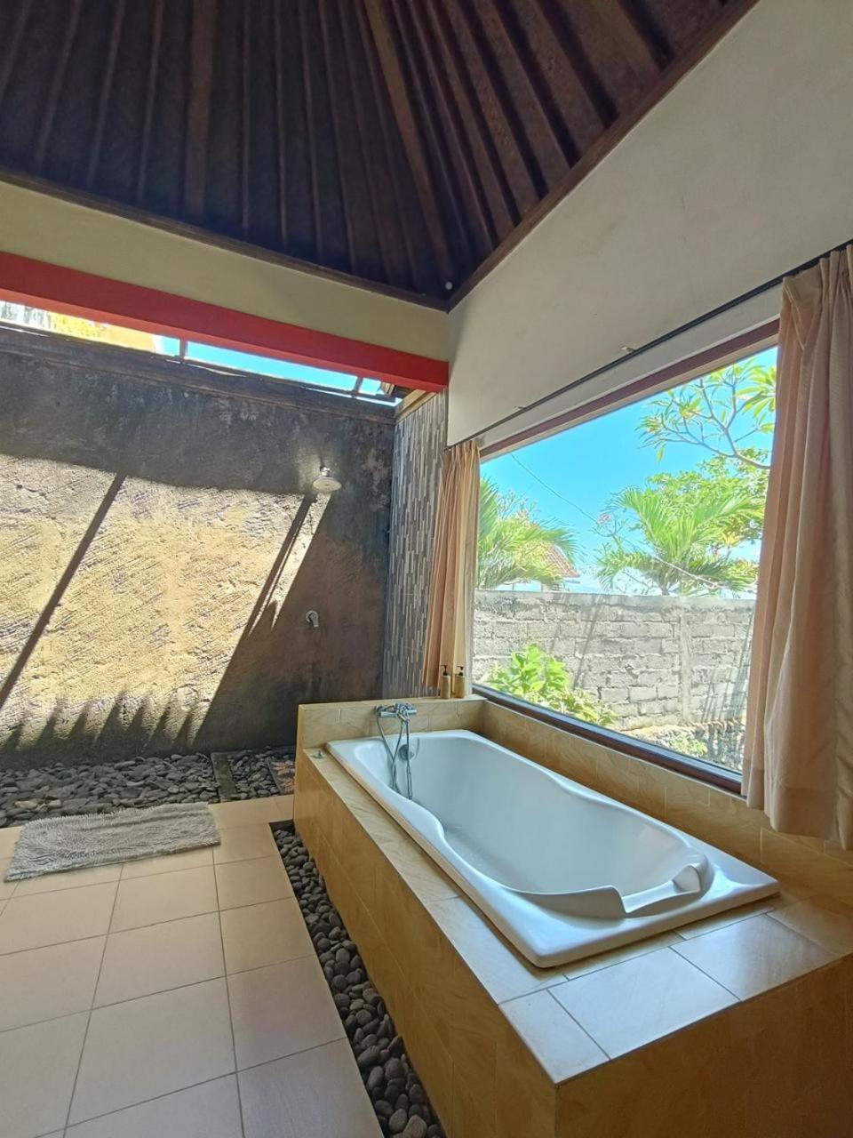 Putra'Lebah Amed Guest House Zewnętrze zdjęcie