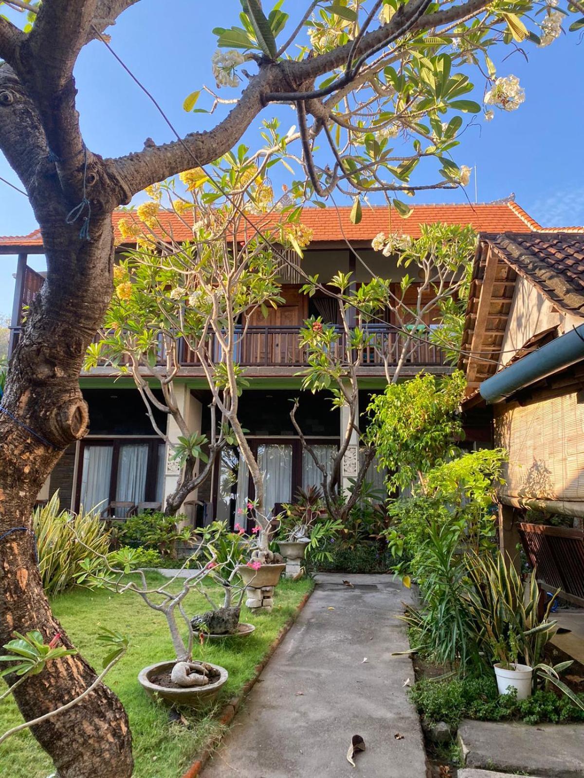 Putra'Lebah Amed Guest House Zewnętrze zdjęcie