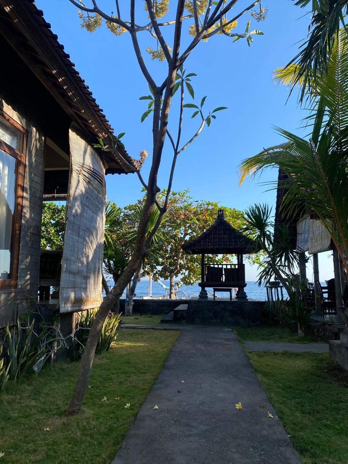 Putra'Lebah Amed Guest House Zewnętrze zdjęcie