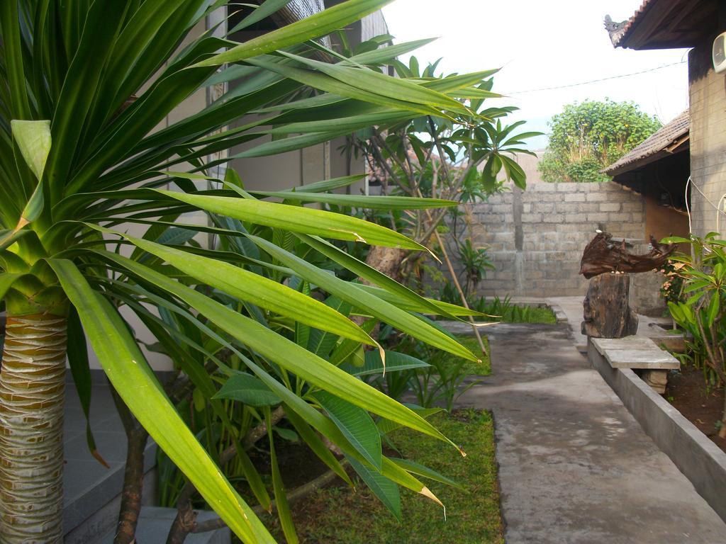 Putra'Lebah Amed Guest House Zewnętrze zdjęcie