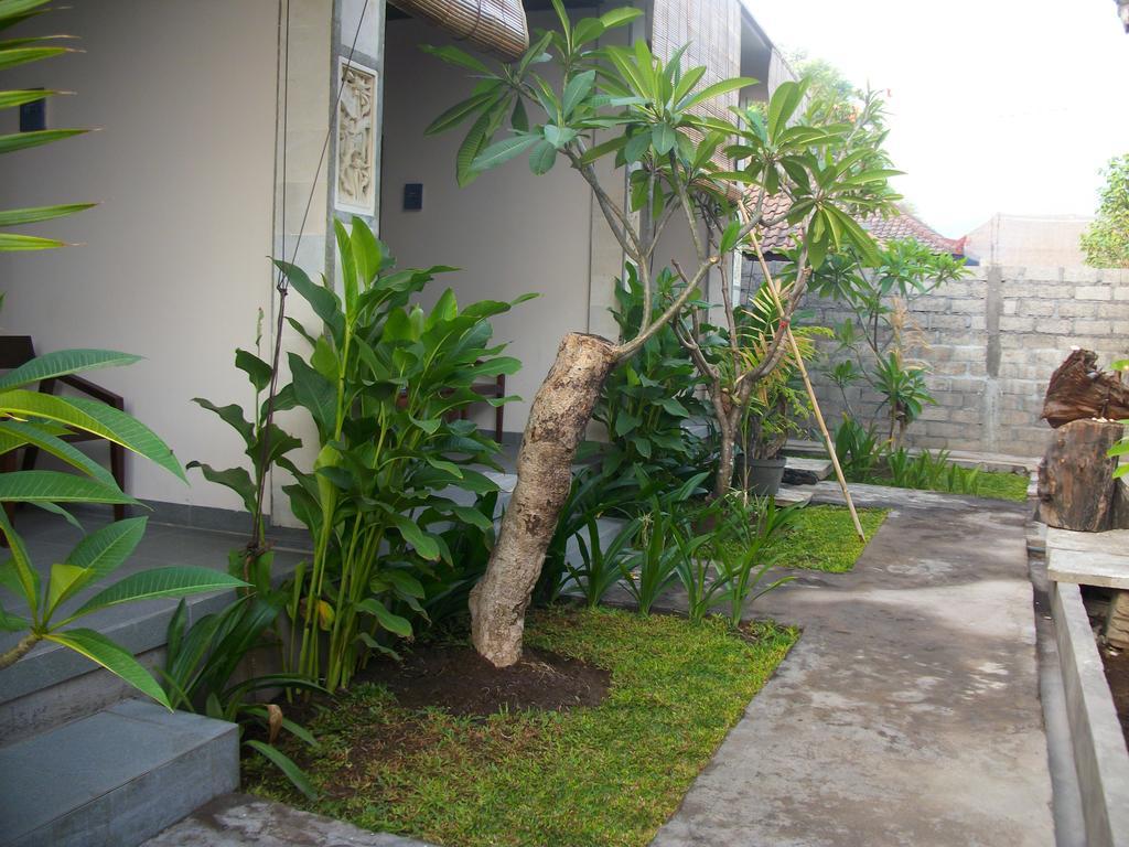 Putra'Lebah Amed Guest House Pokój zdjęcie